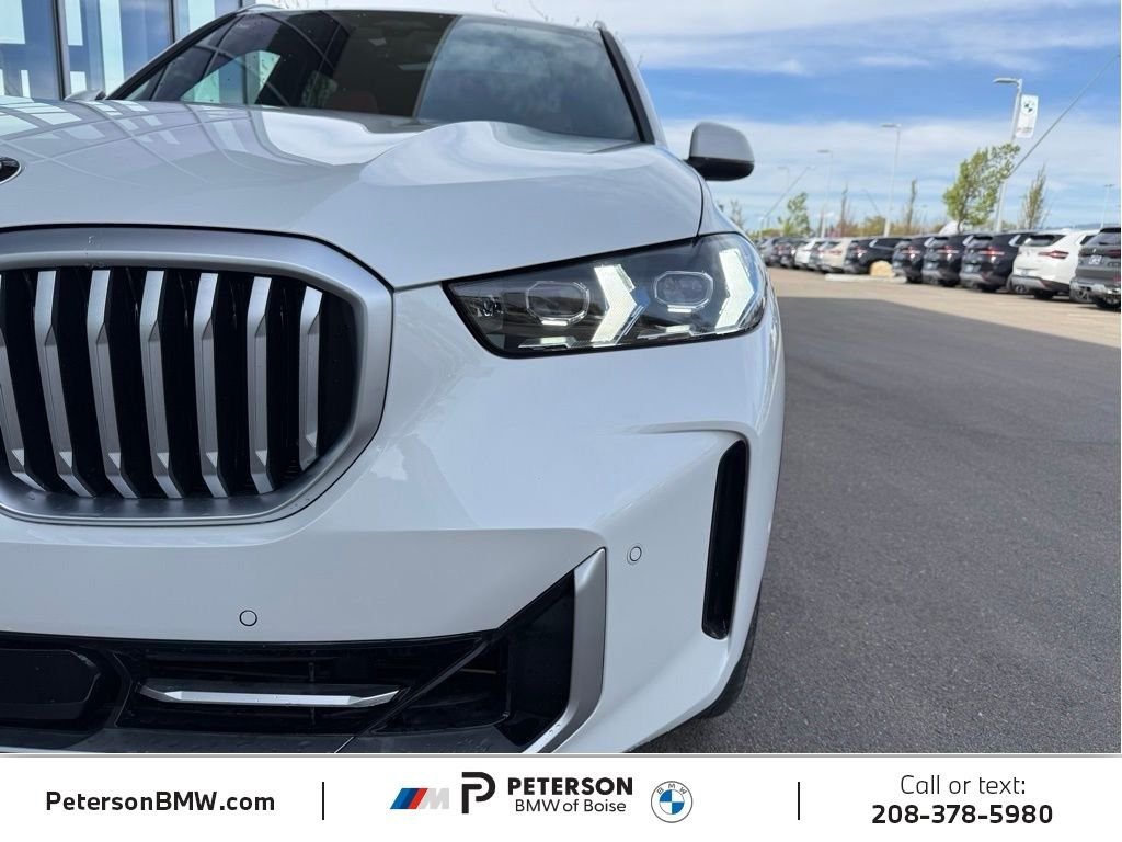 New 2026 Mineral White Metallic BMW xDrive50e image 33