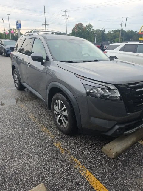 Certified Used 2022 Gun Metallic Nissan SL image 2