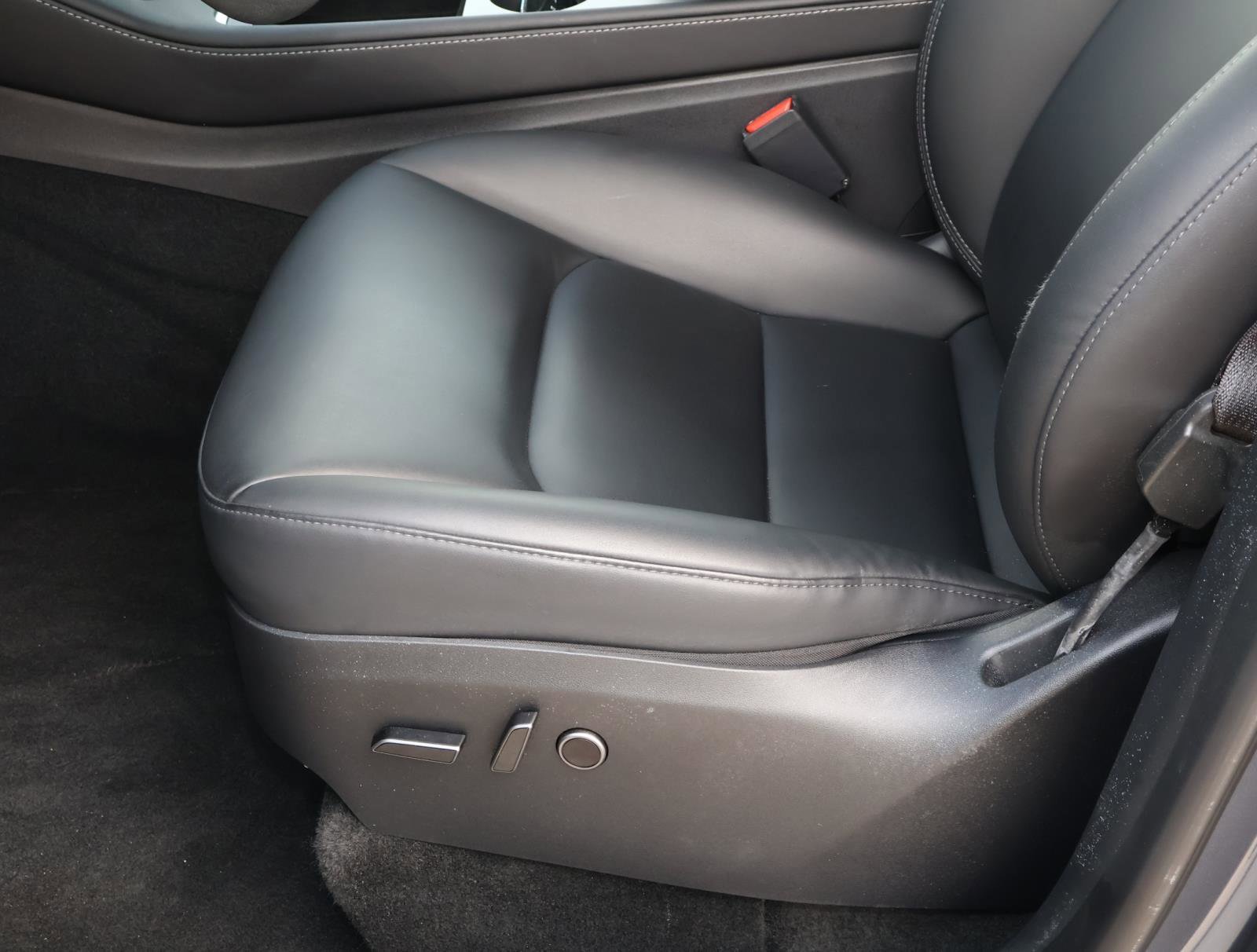 2023 Tesla Model Y Long Range - Photo 12
