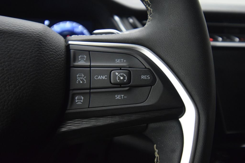 Used 2025 Velvet Red Pearlcoat Jeep Laredo image 40