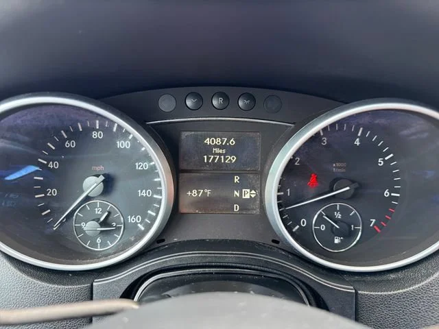 Used 2011  Mercedes-Benz ML 350 image 22