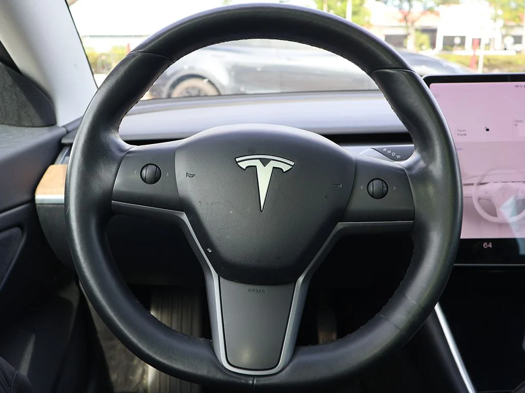 Used 2018 Red Tesla Long Range image 34
