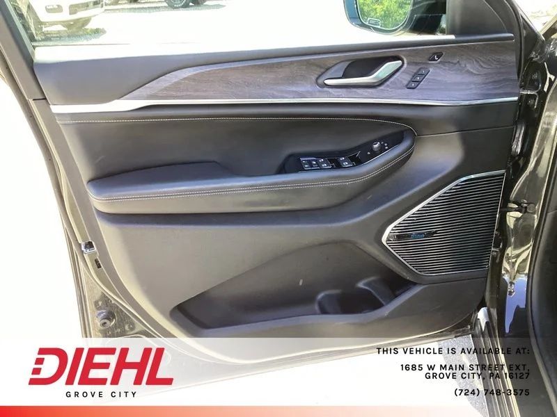 Used 2023 Brown Jeep Overland image 17