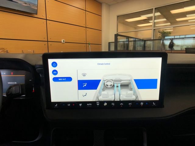 New 2026 Azure Gray Metallic Tri-Coat Ford XLT image 17