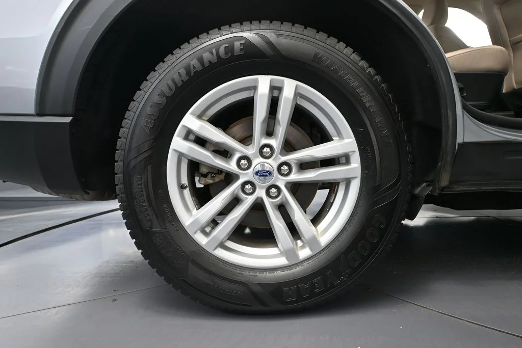 Used 2022 Silver Ford Base image 14