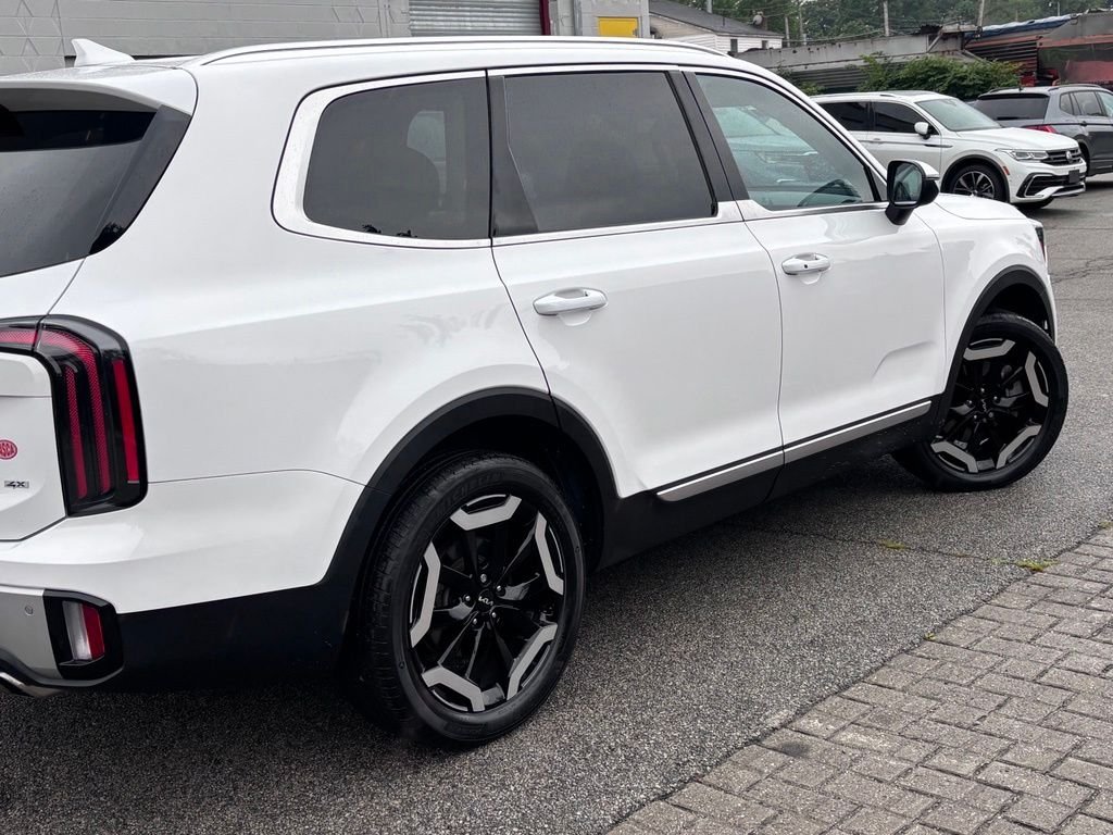 Used 2023 White Kia EX image 7