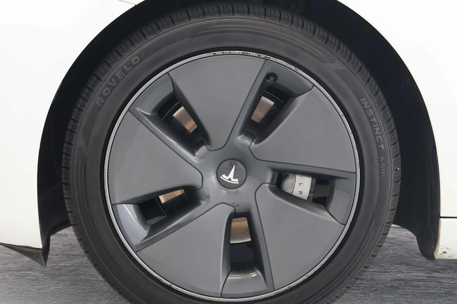 Used 2023 Pearl White Multi-Coat Tesla  image 11