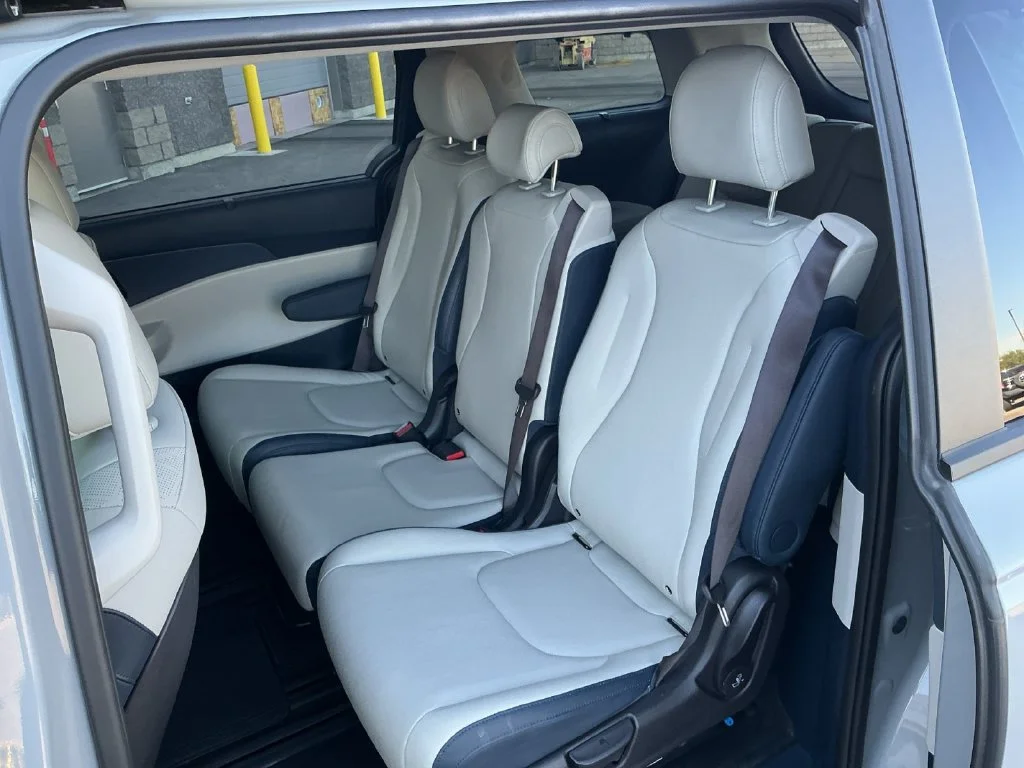 Used 2025 White Kia EX image 28