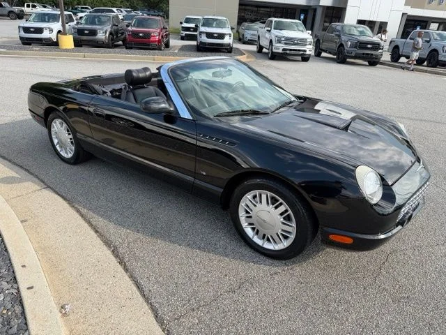 Used 2003 Black Ford Base image 9