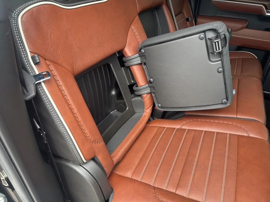 Used 2025 Onyx Black GMC Denali Ultimate image 19