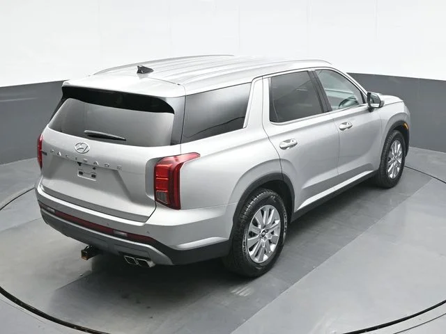 Used 2024 Silver Hyundai SEL image 17