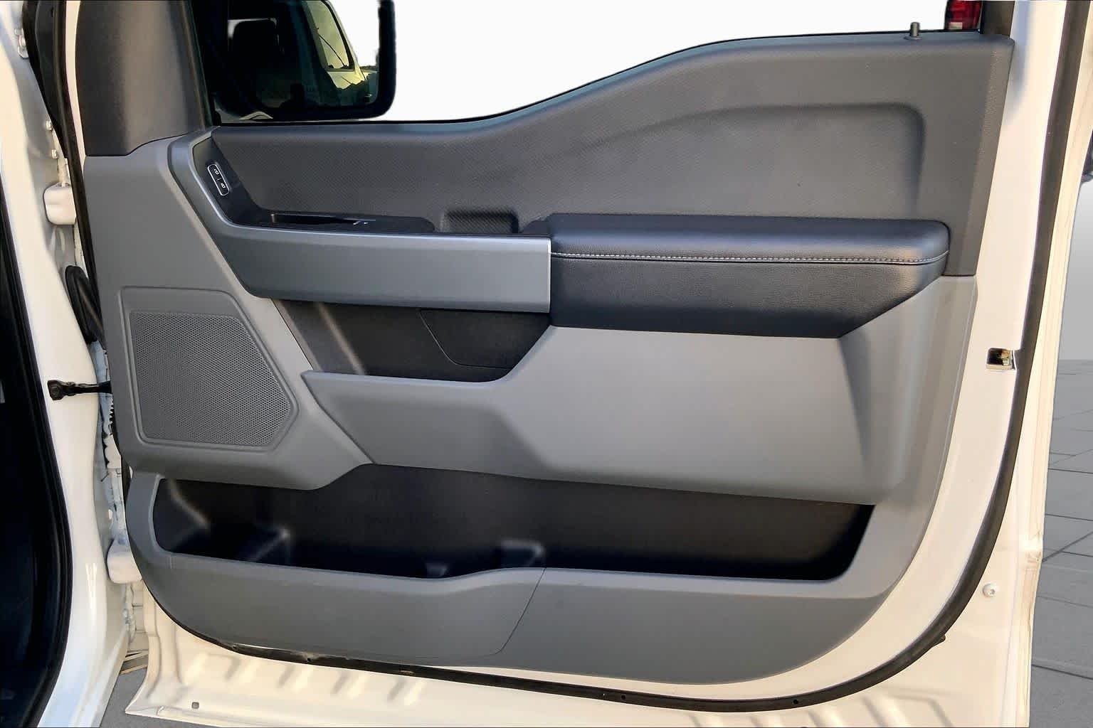 Used 2023 Oxford White Ford XLT image 21