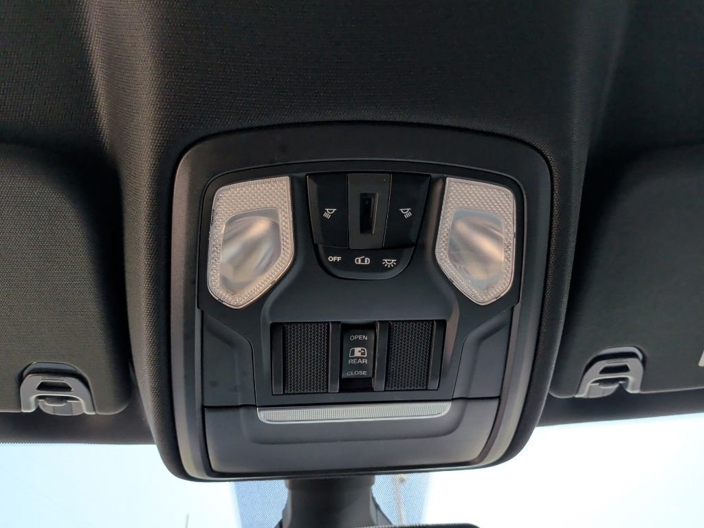 Used 2019 Black Ram Big Horn/Lone Star image 24