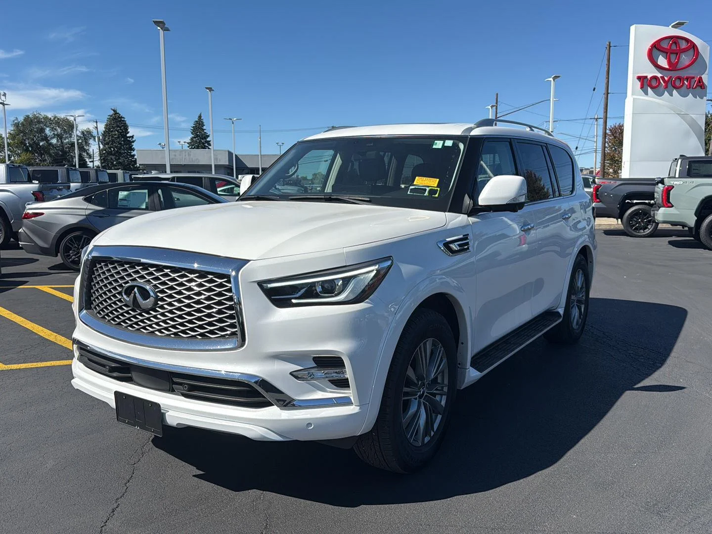 Used 2024 Moonstone White INFINITI LUXE image 7