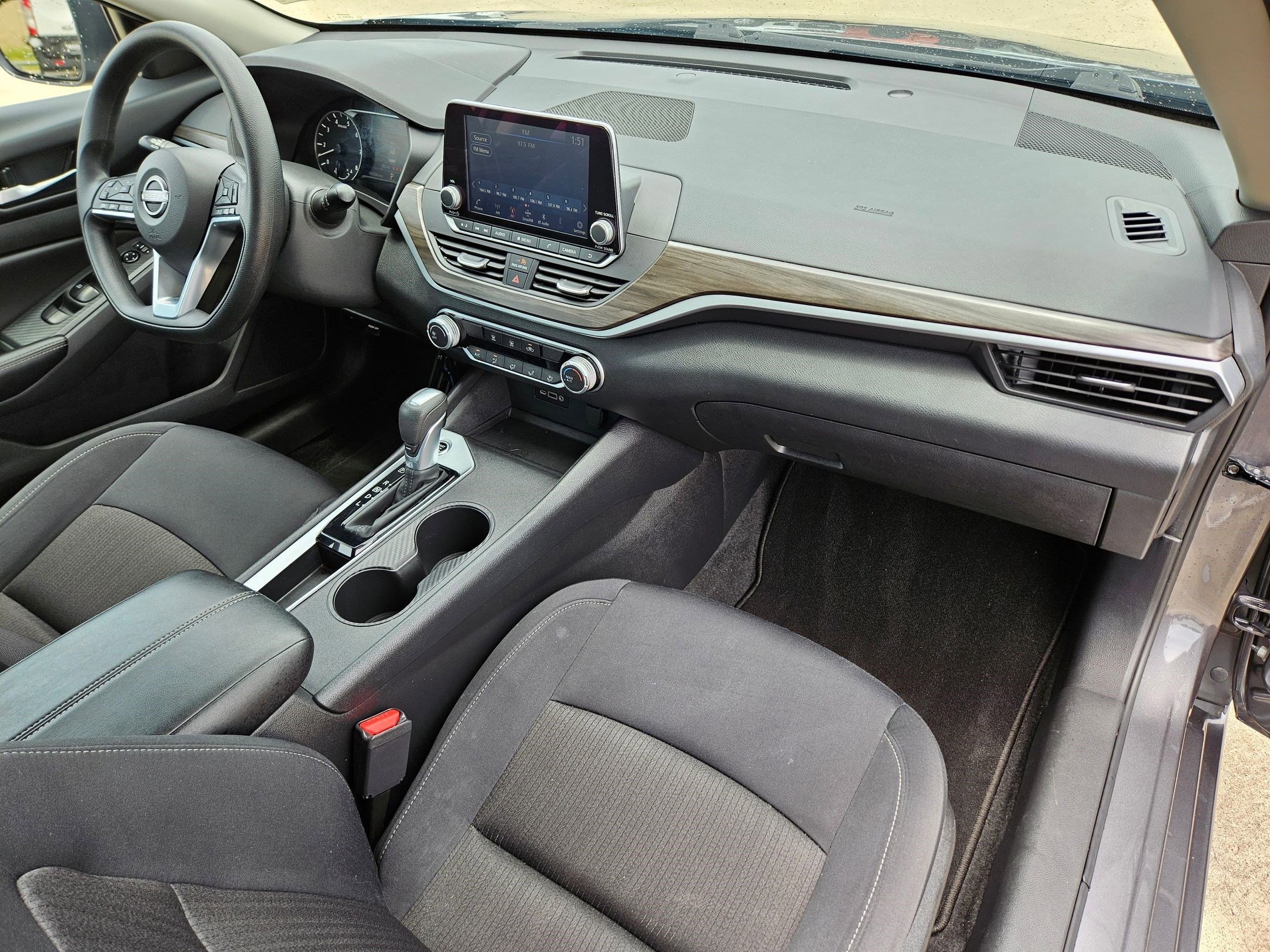 Certified Used 2025 Gun Metallic Nissan 2.5 SV image 27