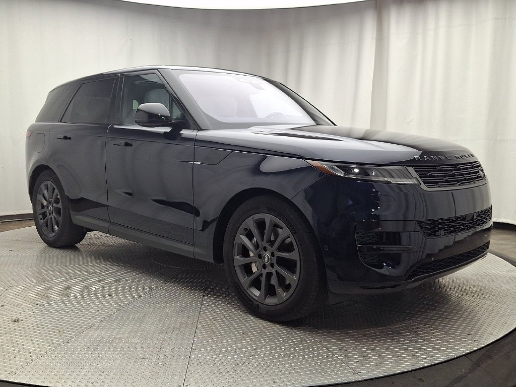 Used 2023  Land Rover SE image 3
