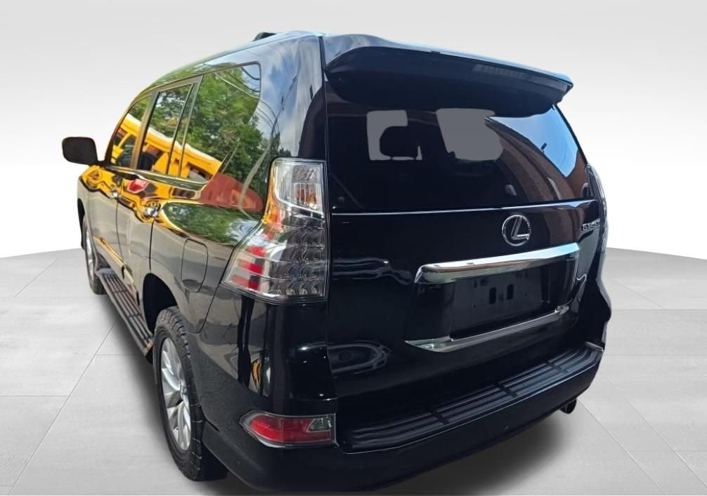 Used 2019 Black Lexus 460 image 7