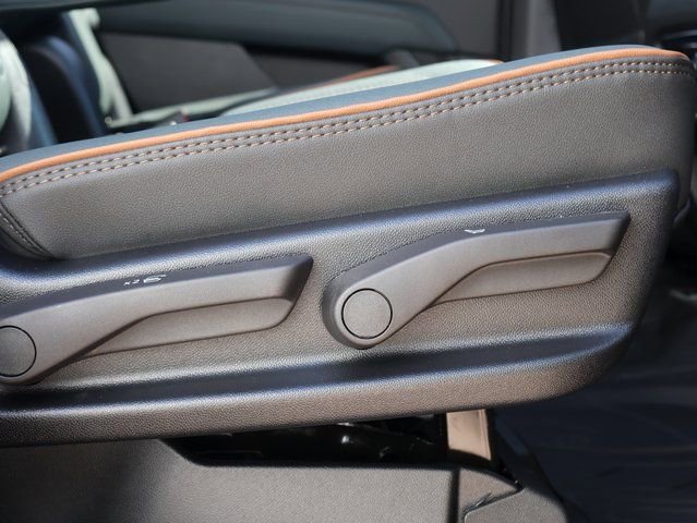 2026 GMC Yukon AT4 - Photo 14