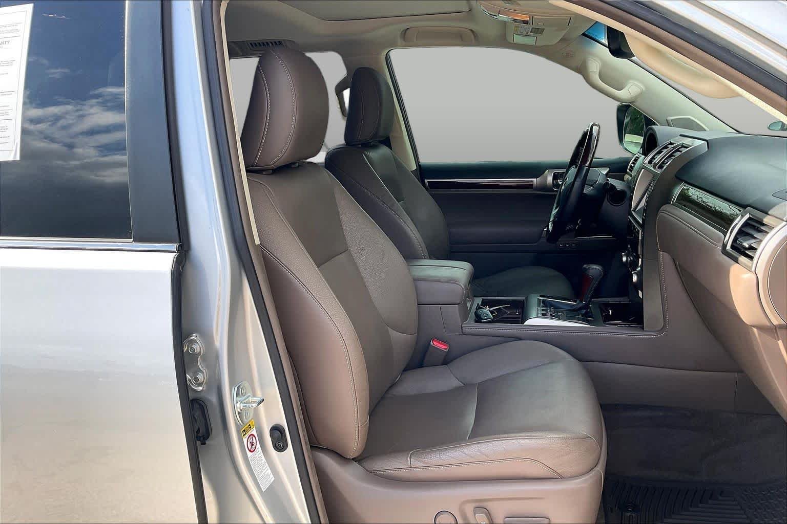 Used 2018 Silver Lining Metallic Lexus Premium image 9