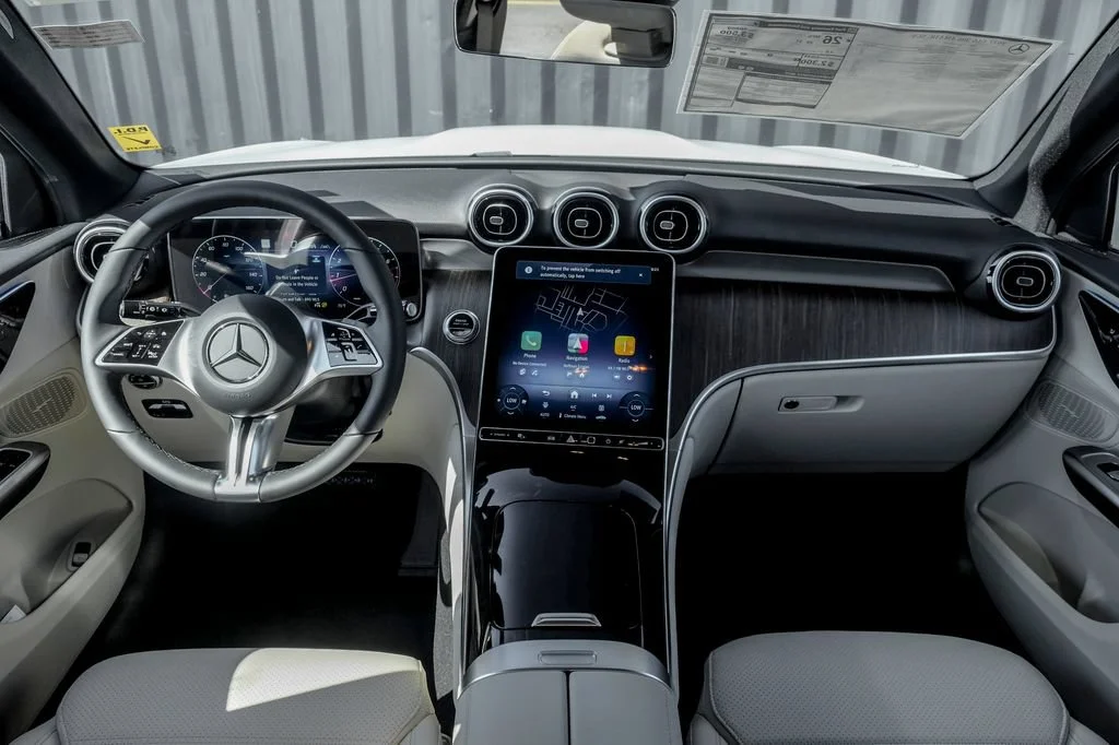 New 2027 Polar White Mercedes-Benz GLC 300 image 53