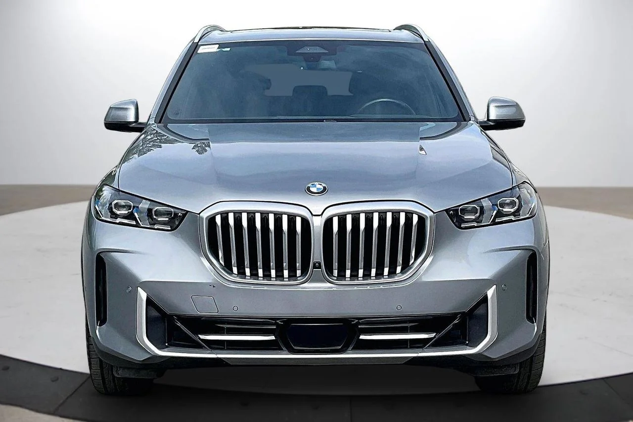 Certified Used 2024 Gray BMW xDrive40i image 3