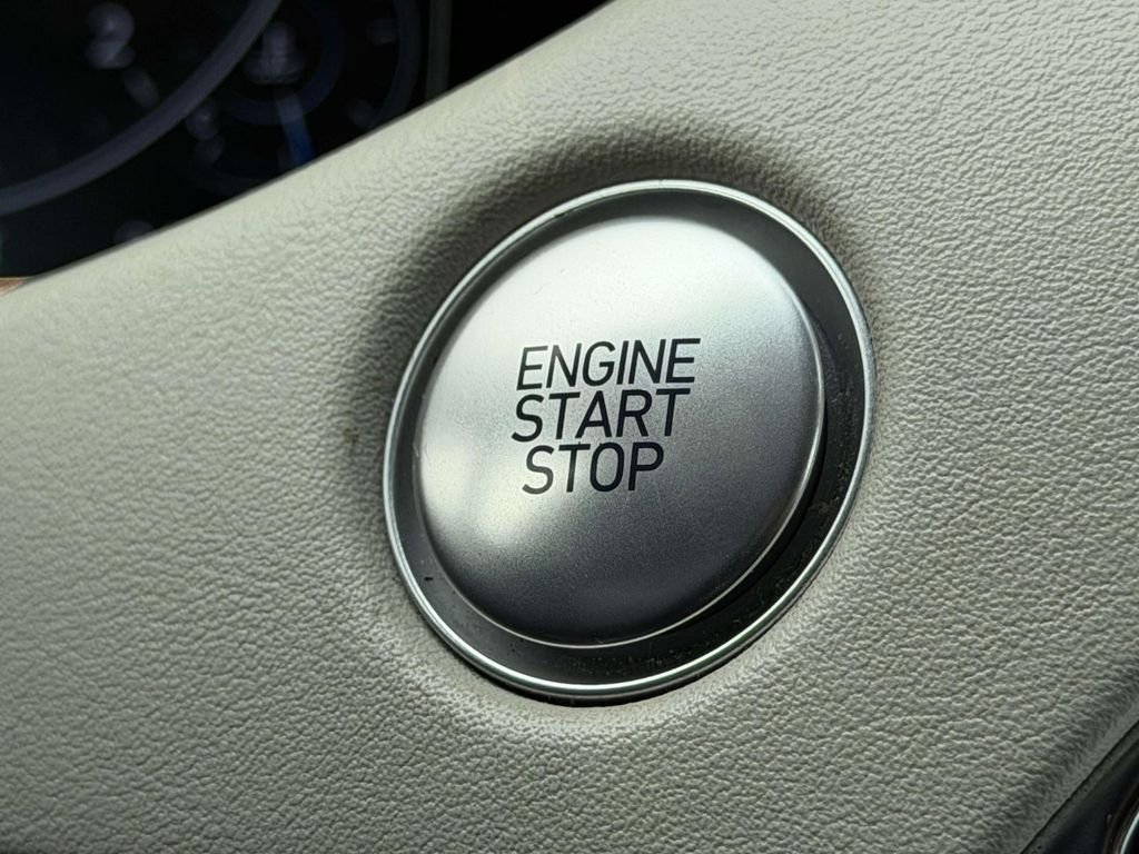 Used 2020 Black Hyundai Limited image 8