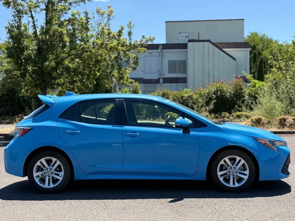 Used 2019 Blue Toyota SE image 6