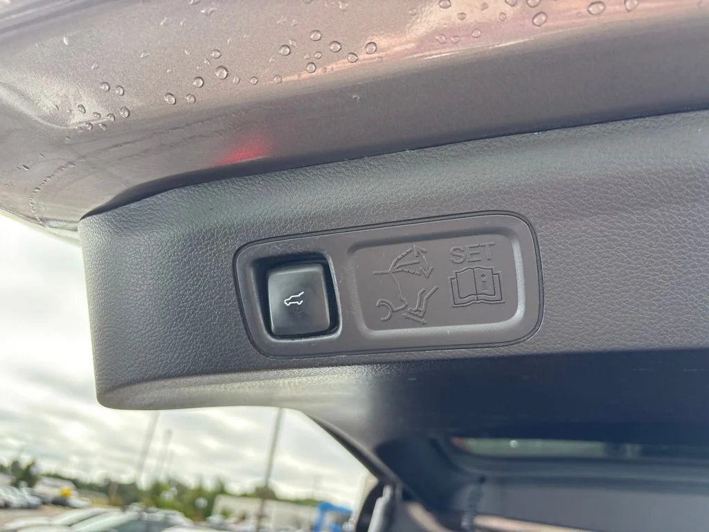 Used 2019 Stone Gray Metallic Ford XLT image 28