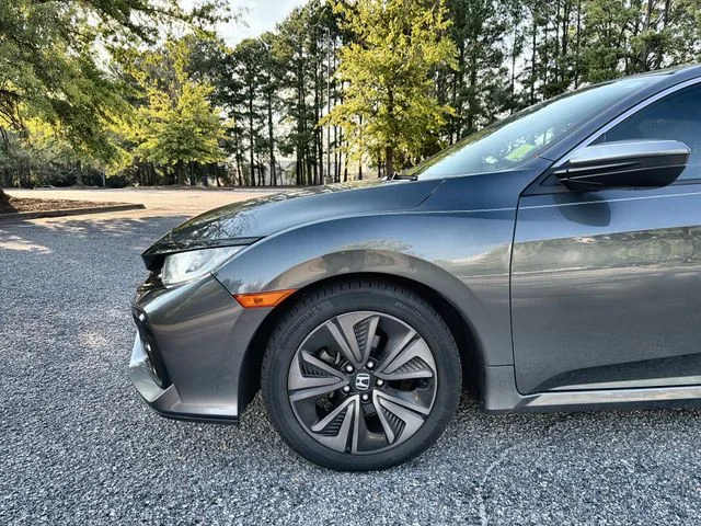 Used 2017  Honda EX image 10
