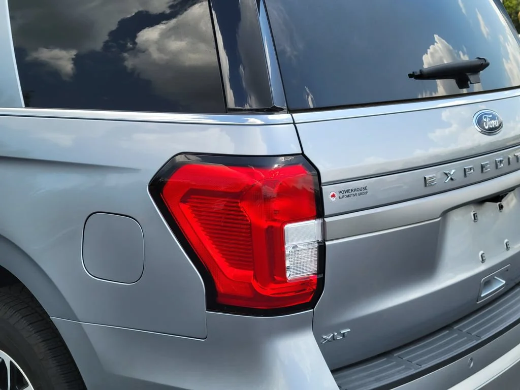 Used 2024 Black Ford XLT image 11
