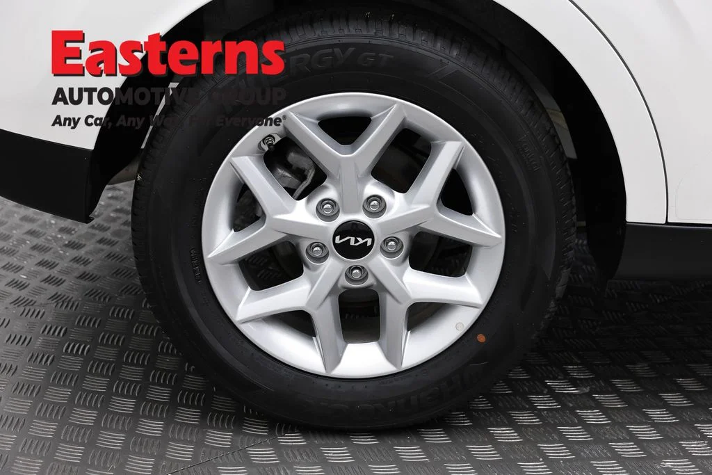 Used 2025 White Kia LX image 29