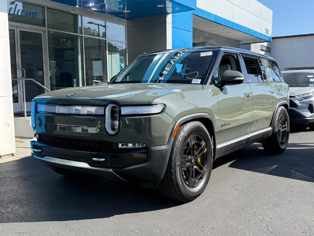 Used 2023  RIVIAN Launch Edition image 22