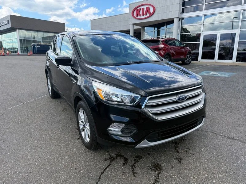Used 2019 Black Ford SE image 4