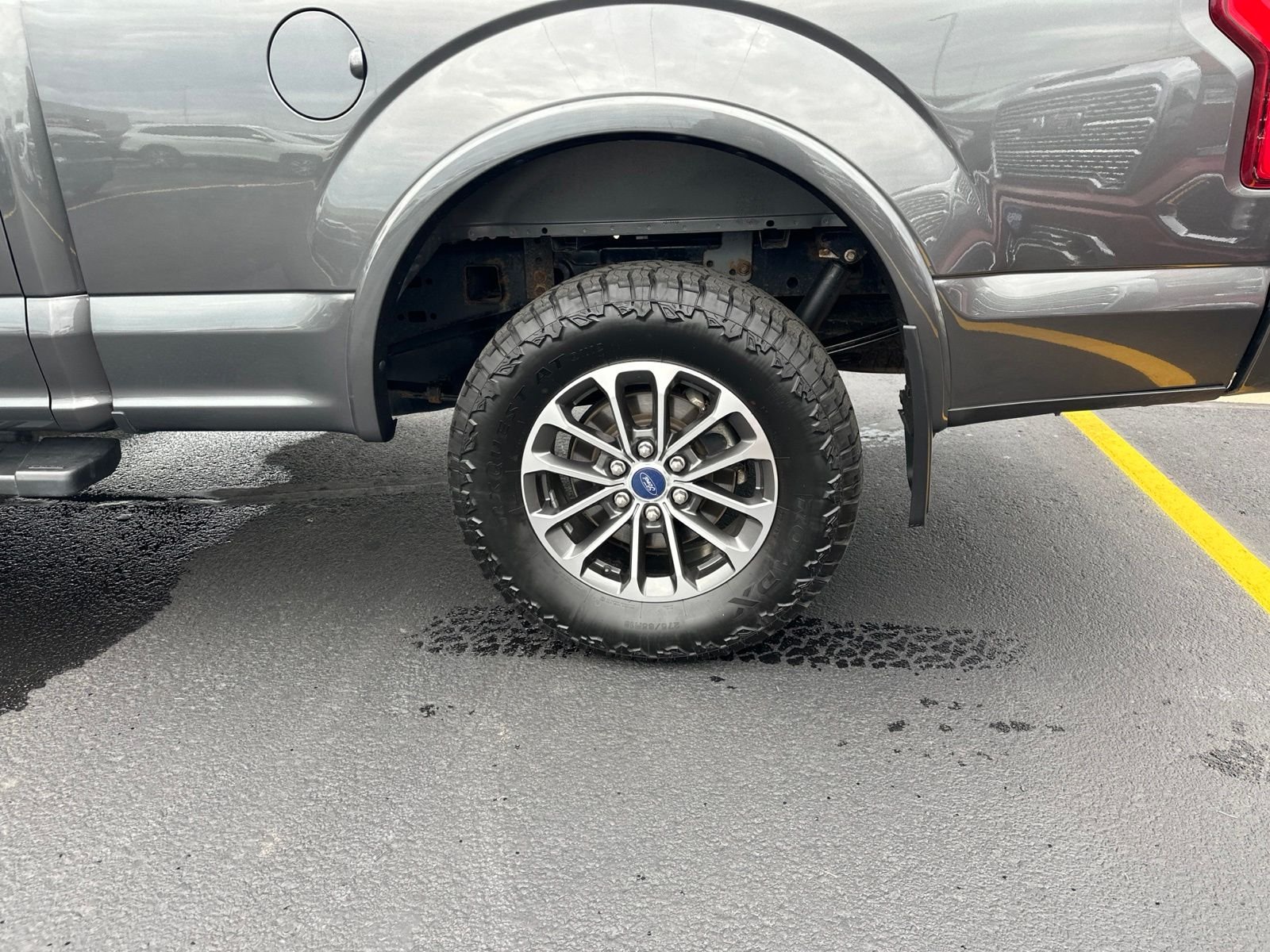 Used 2019 Gray Ford Lariat image 10