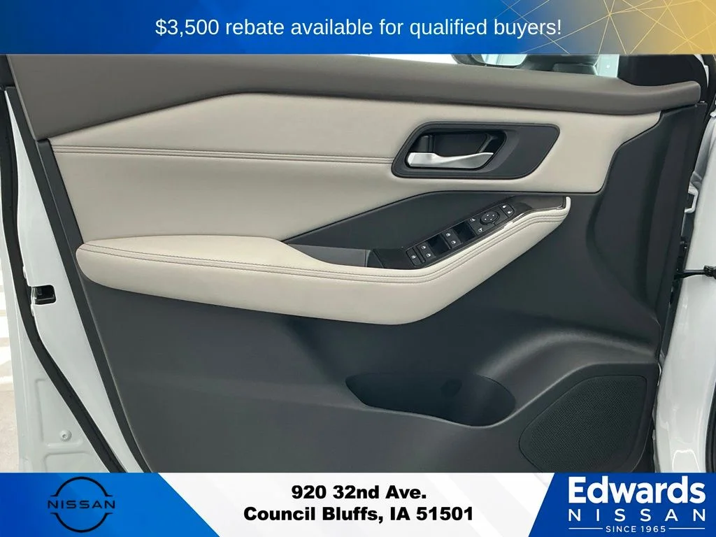 New 2026 Everest White Pearl TriCoat Nissan Dark Armor™ image 20