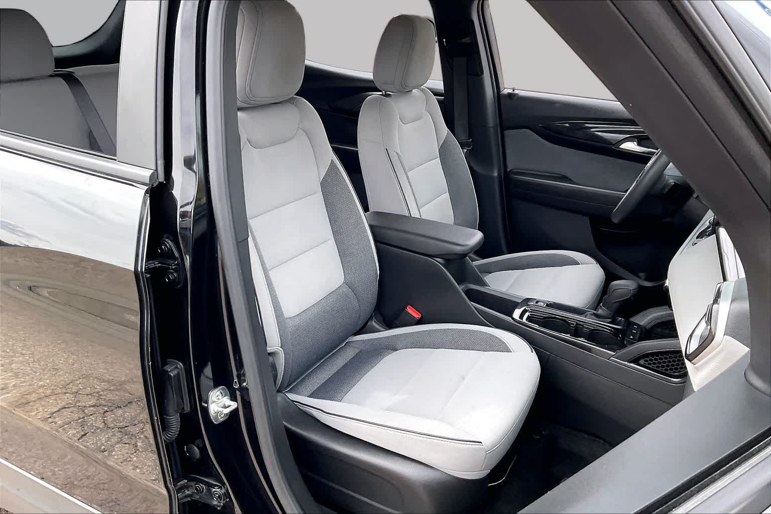Used 2025 Mosaic Black Metallic Chevrolet LT image 9