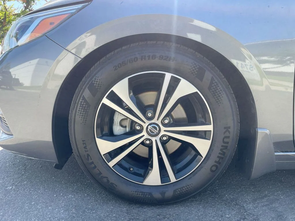 Used 2020 Gray Nissan SV image 18