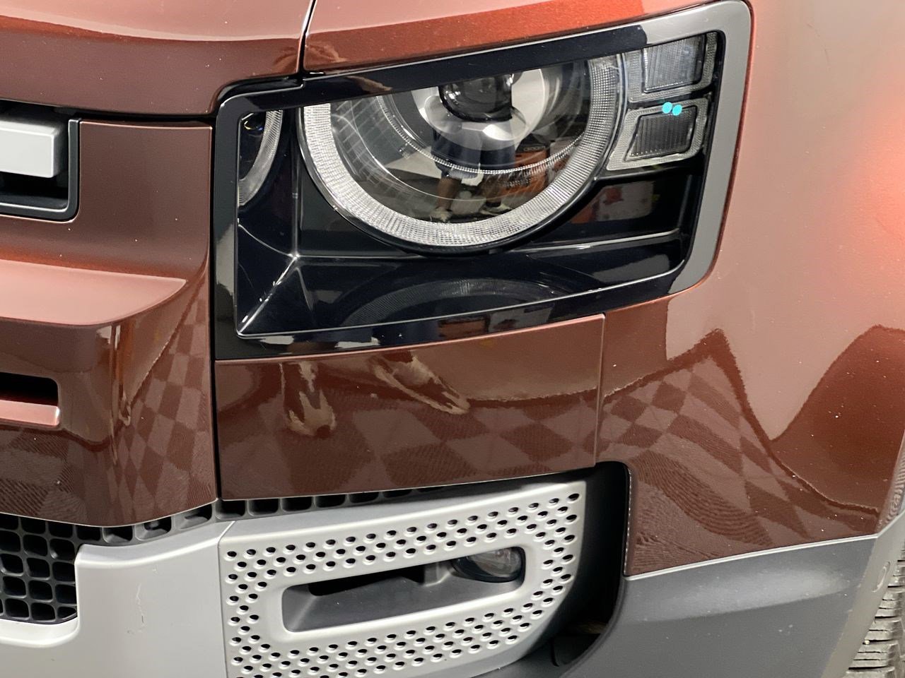 2023 Land Rover Defender SE - Photo 9