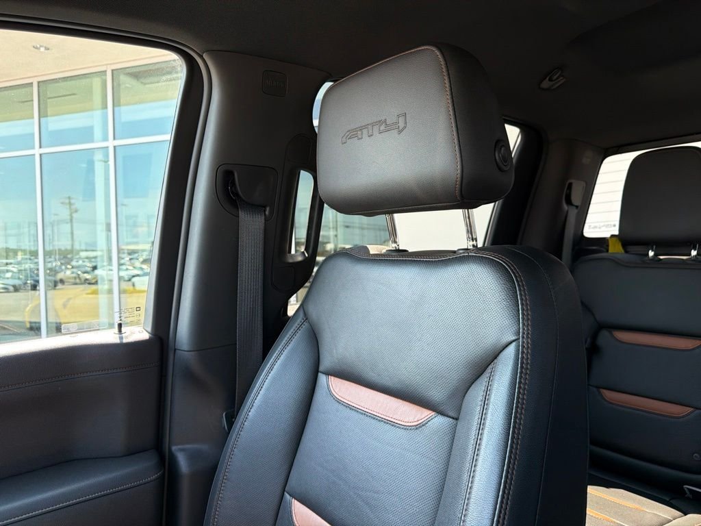 Used 2019 White GMC AT4 image 24