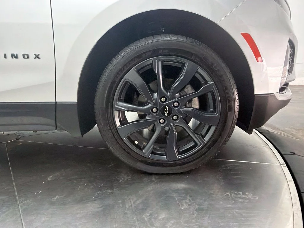 Used 2022 Silver Chevrolet RS image 9