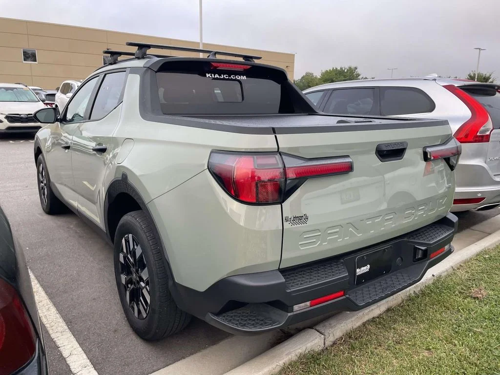 Used 2025 Sage Gray Hyundai SEL Activity image 3