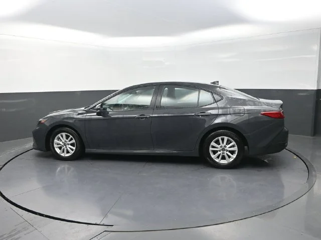 Used 2026  Toyota LE image 4