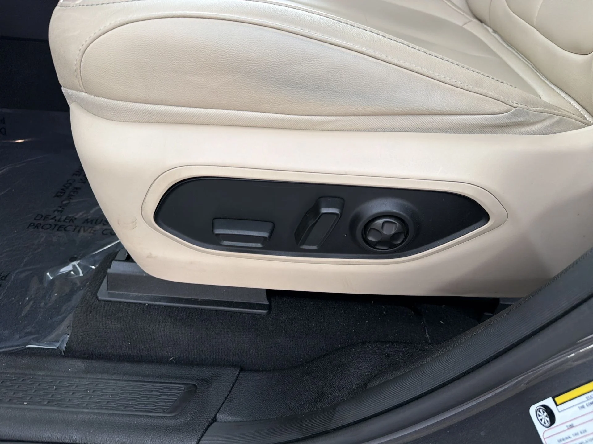 Certified Used 2023 Metallic Jeep Limited image 21