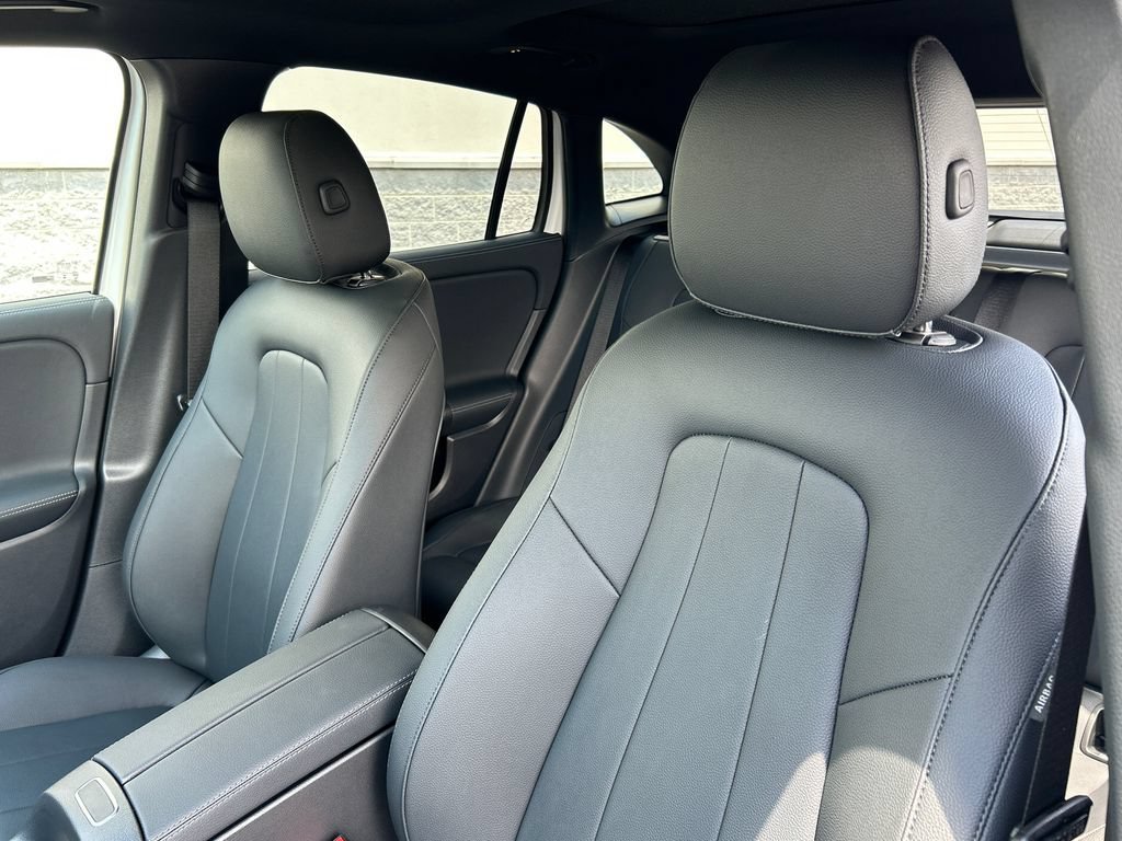 New 2026 Polar White Mercedes-Benz GLA250 image 52