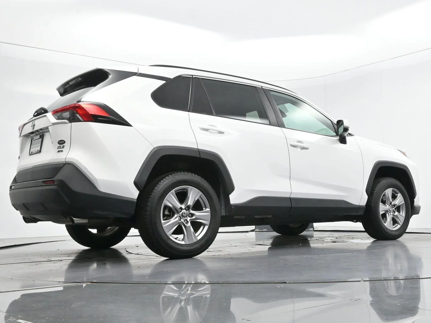 Used 2022 White Toyota XLE image 48