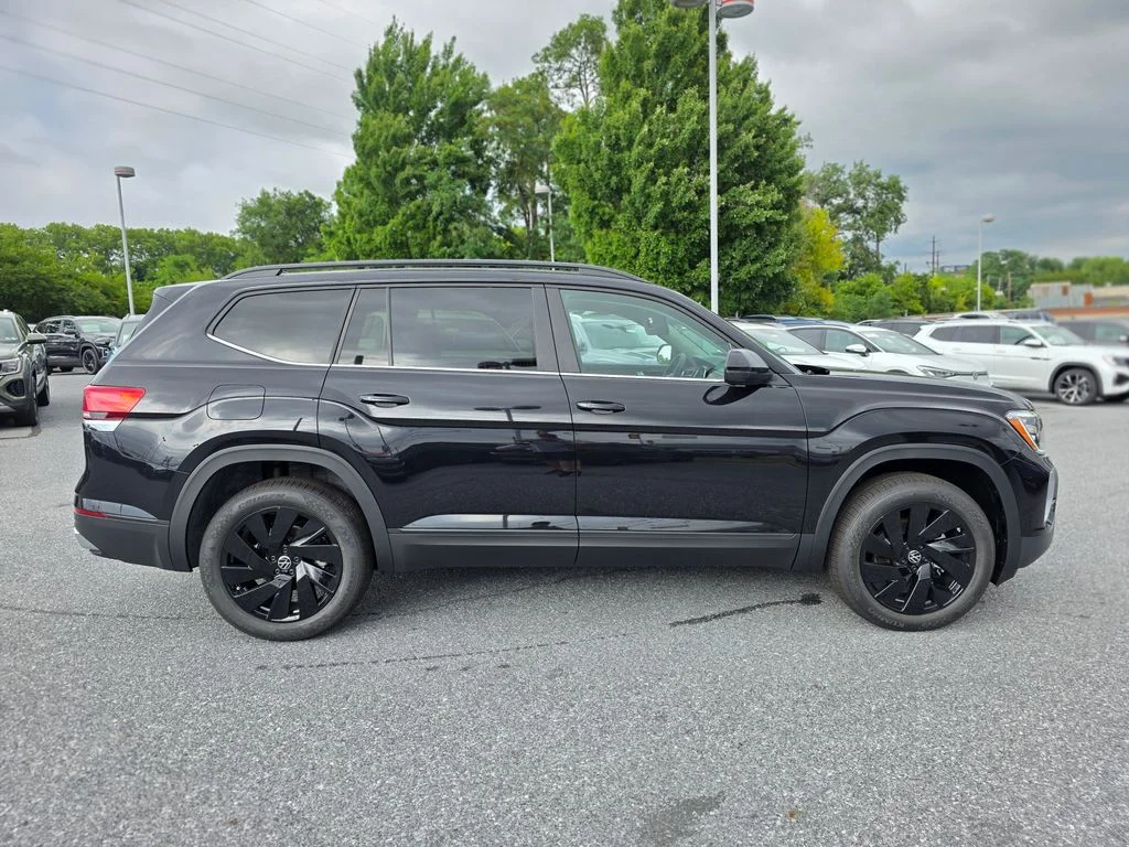 New 2026 Deep Black Pearl Volkswagen SE w/Technology image 2