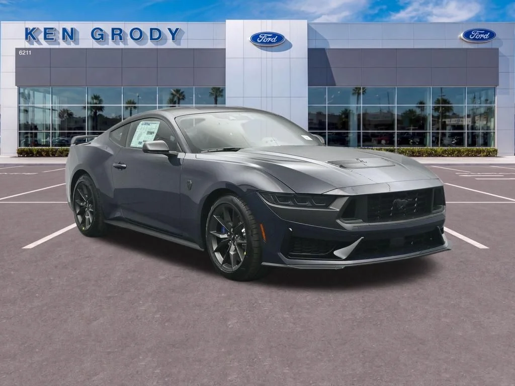 2026 Ford Mustang Dark Horse's photo