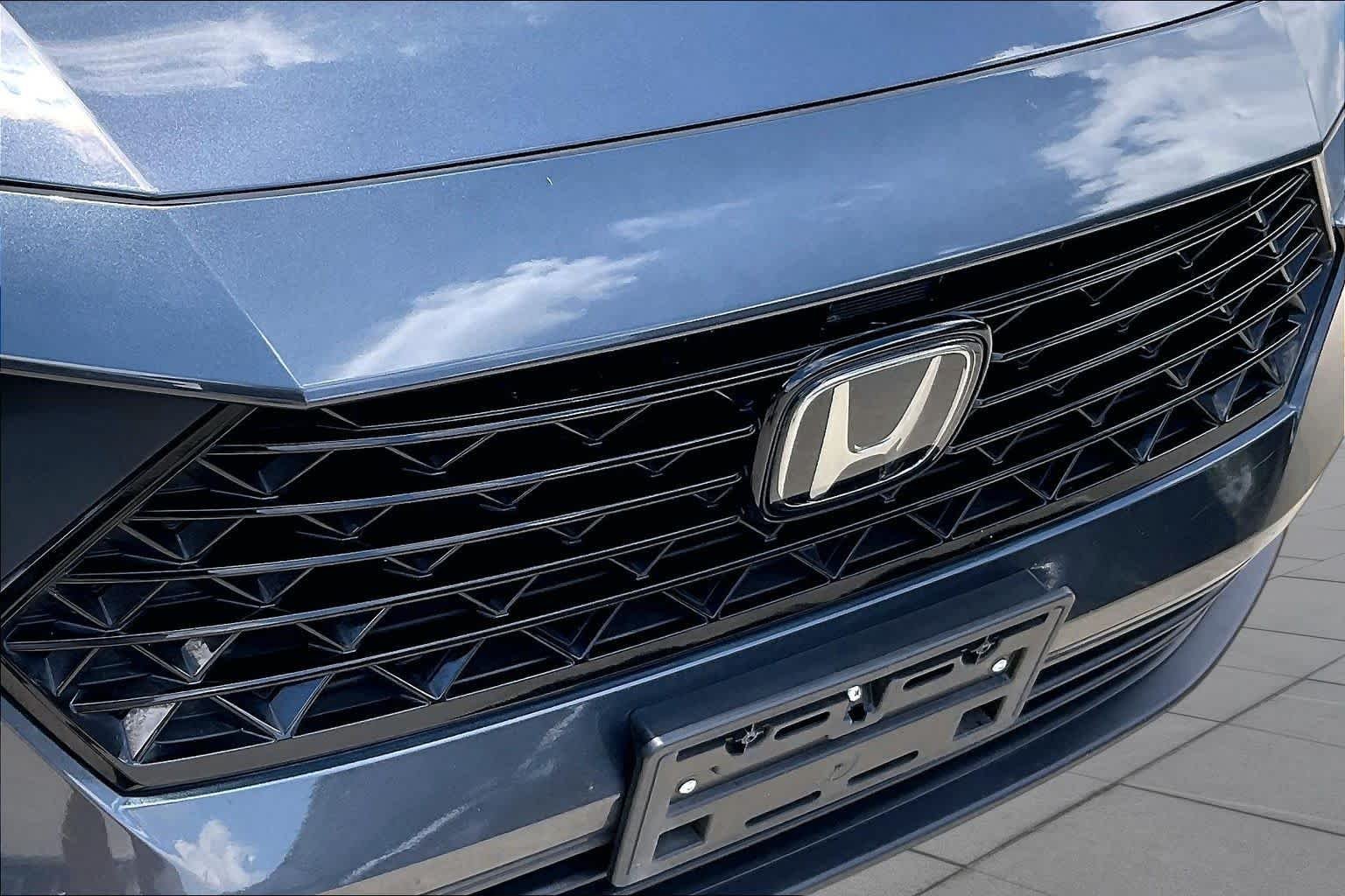 Used 2023 Meteorite Gray Metallic Honda EX image 28