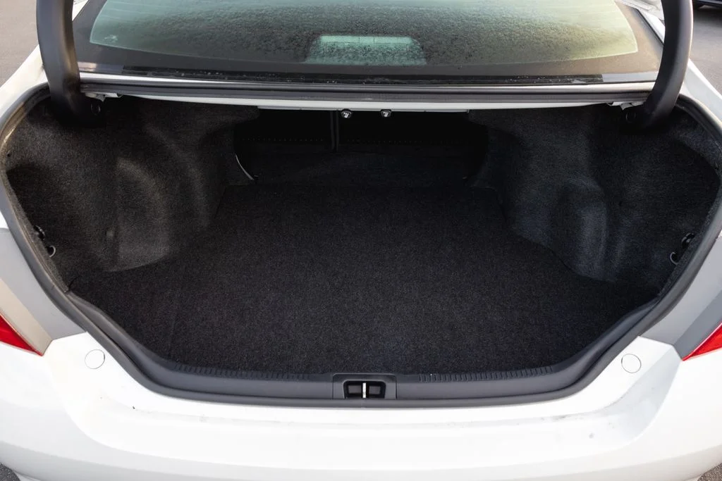 Used 2016 Blizzard Pearl Toyota SE image 8