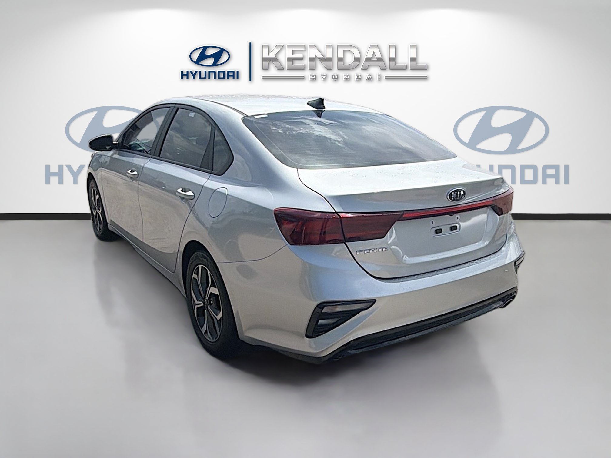 Used 2021 Silky Silver Kia LXS image 4